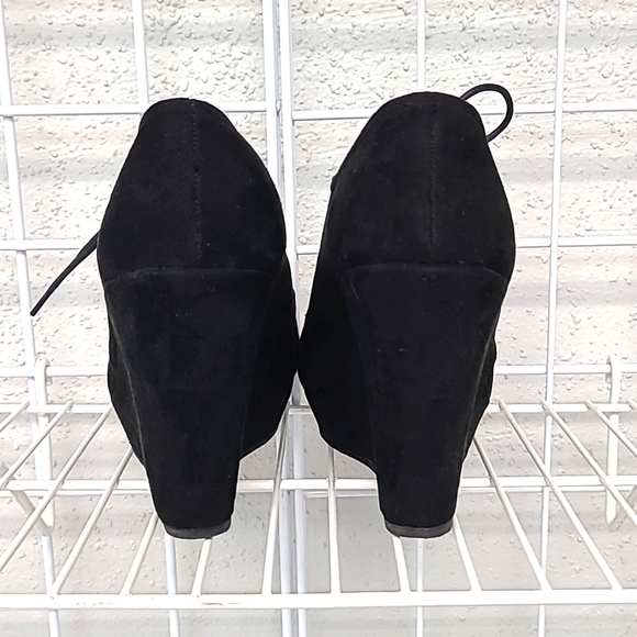 New Torrid Black Wedge Lace Up Bootie Size 10 - Picture 6 of 8